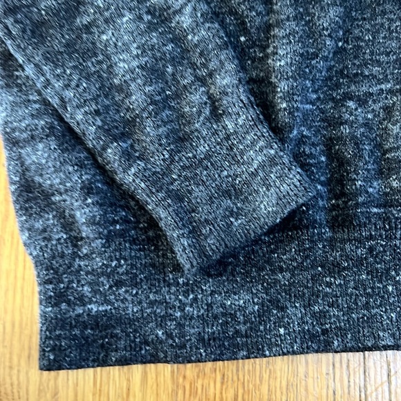 Gap Boys Crew Neck Sweater Dark Grey/Charcoal XS (Size 4-5) - Picture 5 of 7